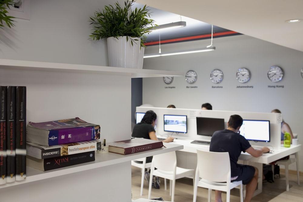 Sant Jordi Hostels Sagrada Familia Barcelona Ngoại thất bức ảnh