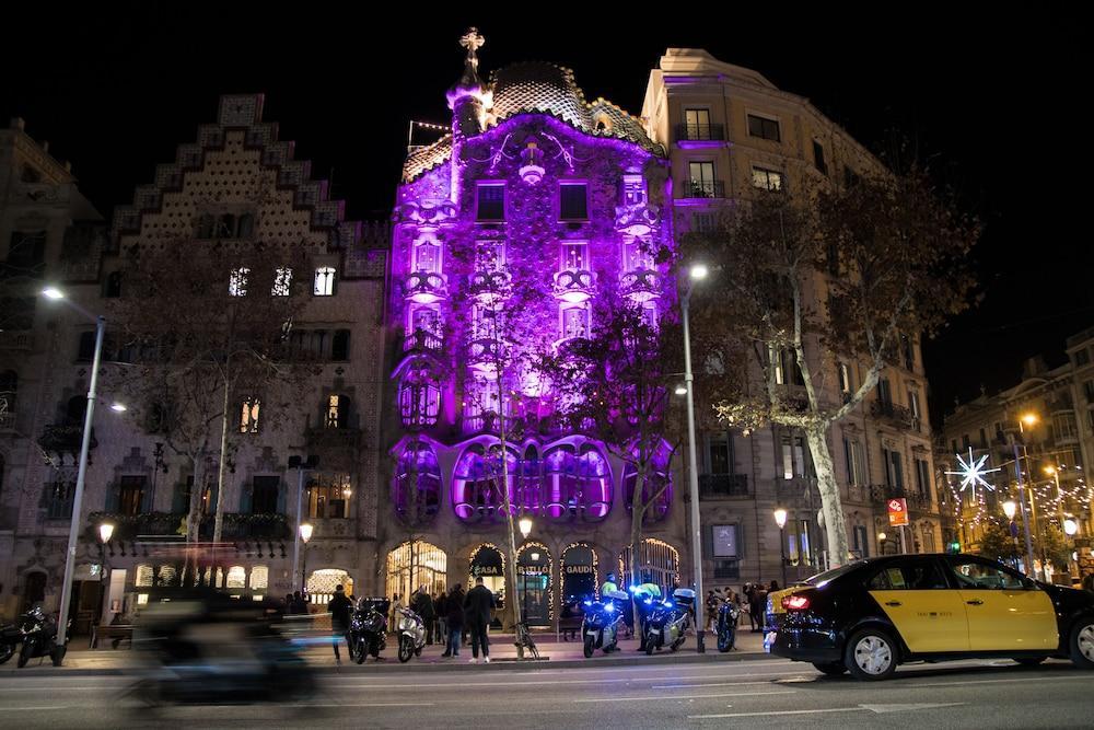 Sant Jordi Hostels Sagrada Familia Barcelona Ngoại thất bức ảnh